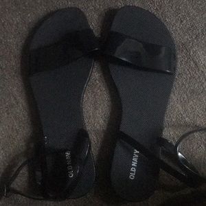 Old navy strappy jelly black sandals